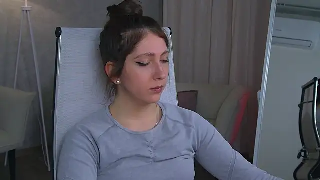 Mary Miiller online show from November 14, 2025, 10:19 am