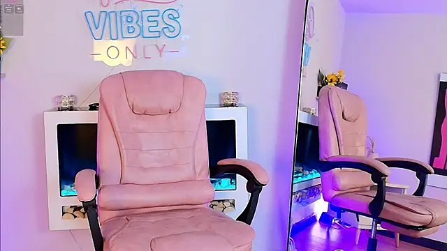 Alice Vixen online show from April 8, 2026, 12:06 pm