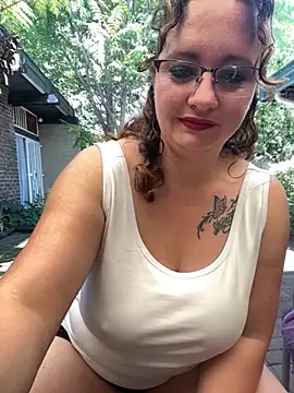 XADICTIVEX online show from November 21, 2025, 11:42 am