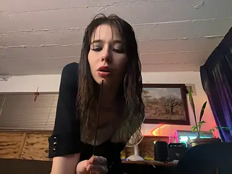 Snapshot of the_holy_t chatting on October 18, 2025, 5:15 pm the holy t online show from October 18, 2025, 5:15 pm