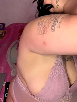 Snapshot of valen1891 chatting on December 4, 2025, 12:20 am valen1891 online show from December 4, 2025, 12:20 am