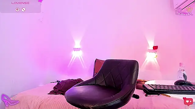 Snapshot of Sol_Vanegas chatting on February 22, 2026, 12:46 am Sol Vanegas online show from February 22, 2026, 12:46 am