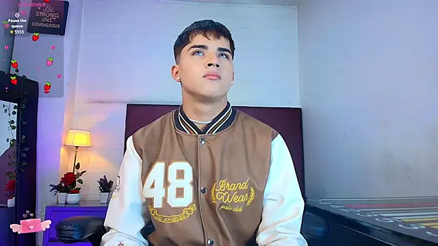 Snapshot of Lucass_love chatting on December 5, 2025, 4:49 pm Lucass love online show from December 5, 2025, 4:49 pm