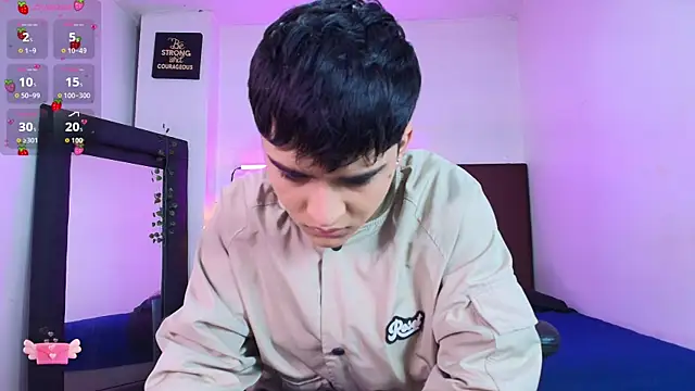 Snapshot of Lucass_love chatting on November 14, 2025, 4:32 pm Lucass love online show from November 14, 2025, 4:32 pm