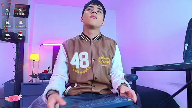 Snapshot of Lucass_love chatting on November 29, 2025, 4:51 pm Lucass love online show from November 29, 2025, 4:51 pm