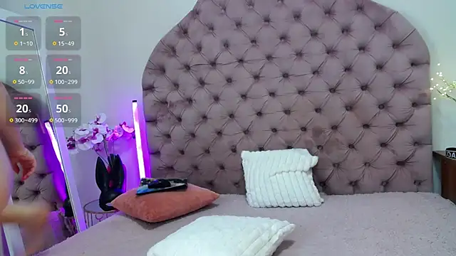 Snapshot of _Agata_ chatting on November 7, 2025, 8:30 am Agata online show from November 7, 2025, 8:30 am