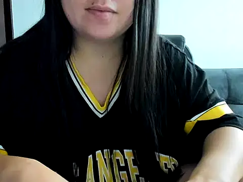 milla moon 24 online show from November 17, 2025, 12:47 am