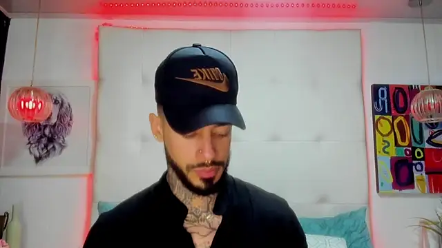 Snapshot of VinzenzRizzo chatting on July 9, 2026, 4:02 am VinzenzRizzo online show from July 9, 2026, 4:02 am