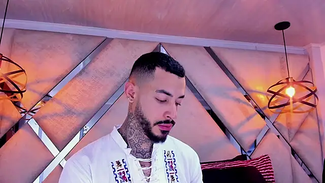 VinzenzRizzo online show from February 23, 2026, 3:30 am