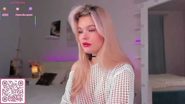 ShyEmma  online show from April 7, 2026, 1:07 am