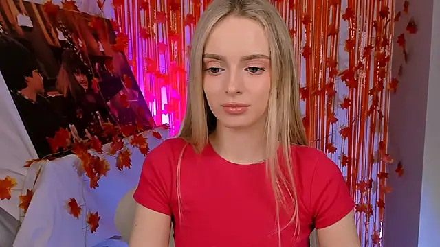 Snapshot of JuliaBrewwer chatting on November 18, 2025, 1:03 pm JuliaBrewwer online show from November 18, 2025, 1:03 pm