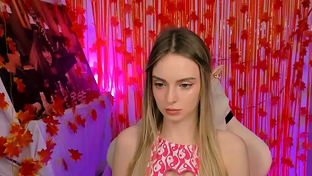 Snapshot of JuliaBrewwer chatting on October 30, 2025, 12:36 pm JuliaBrewwer online show from October 30, 2025, 12:36 pm