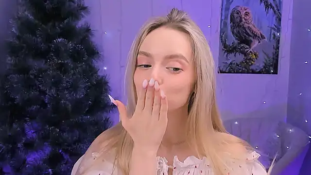 JuliaBrewwer online show from December 18, 2025, 1:37 pm