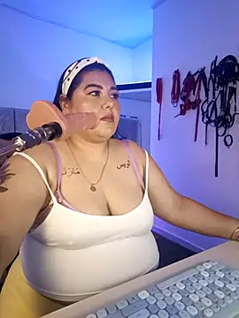 AndreaKinky online show from November 15, 2025, 8:18 am