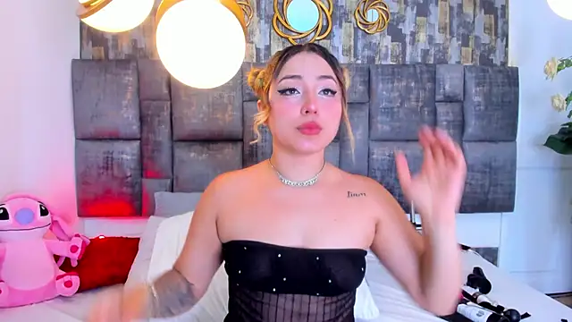 PatyLawrence online show from October 25, 2025, 4:33 am