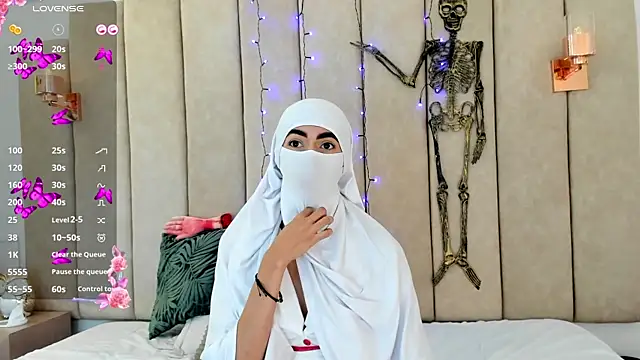 Snapshot of _Zahiira_ chatting on October 31, 2025, 12:02 pm Zahiira online show from October 31, 2025, 12:02 pm