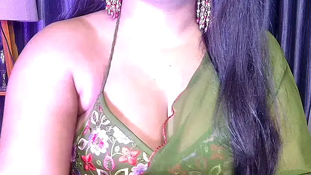 Snapshot of Webrowncouple chatting on March 18, 2026, 5:58 pm Webrowncouple online show from March 18, 2026, 5:58 pm