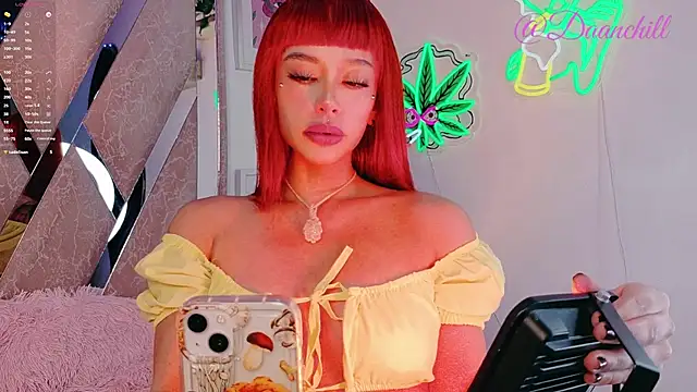 Snapshot of ScarlettRusso1 chatting on November 13, 2025, 7:18 pm ScarlettRusso1 online show from November 13, 2025, 7:18 pm