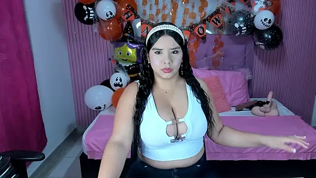 Emy topless online show from October 20, 2025, 11:00 am