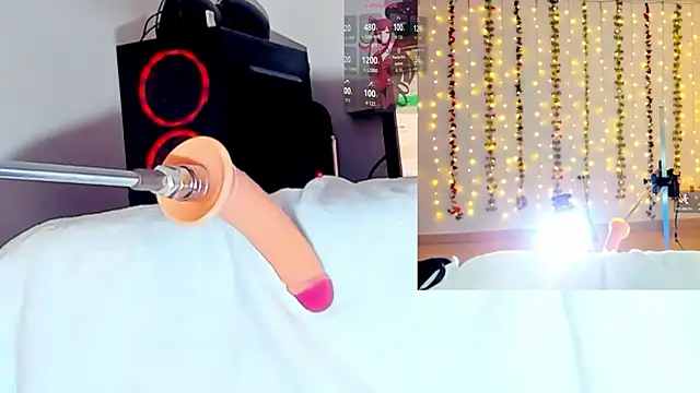 Snapshot of Kitty__Rose__ chatting on November 8, 2025, 10:19 am Kitty Rose online show from November 8, 2025, 10:19 am