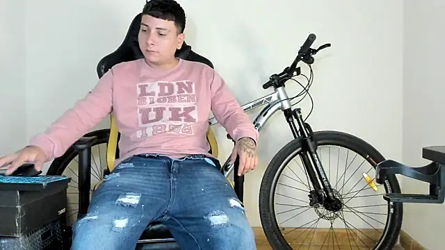 HELLSTAR online show from October 21, 2025, 5:29 am