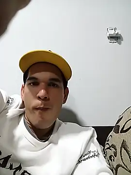 Alejandro260785 online show from June 26, 2026, 8:58 pm