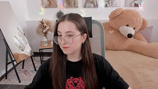 VirtuallVoyant online show from March 27, 2026, 8:26 am