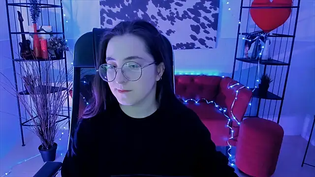 Snapshot of VirtuallVoyant chatting on September 16, 2025, 5:08 am VirtuallVoyant online show from September 16, 2025, 5:08 am