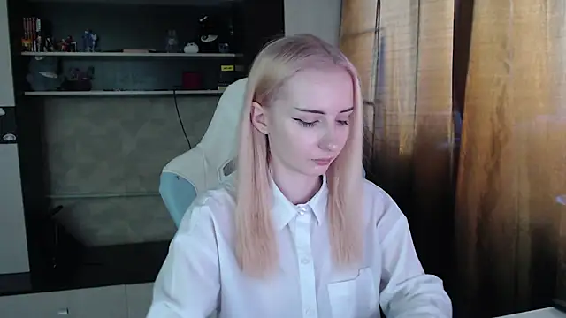 Cutti Crystal online show from April 2, 2026, 1:57 am