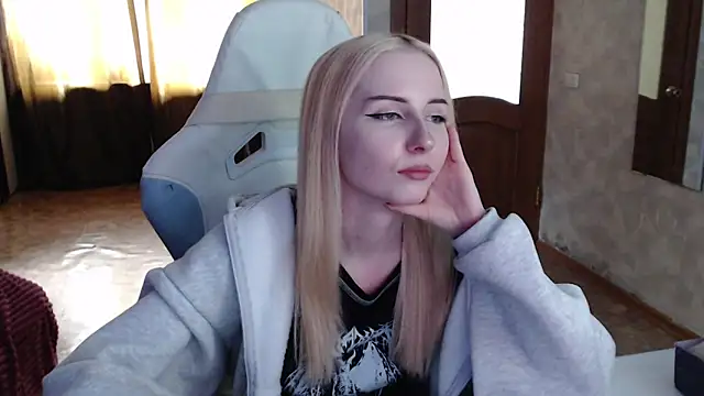 Cutti Crystal online show from April 10, 2026, 9:27 am