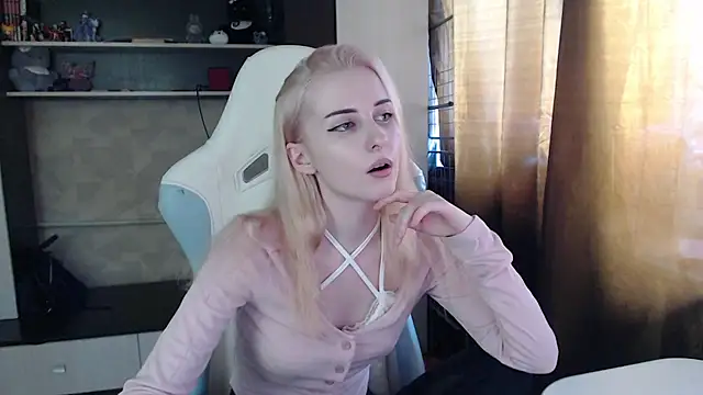 Cutti Crystal online show from April 1, 2026, 8:59 am