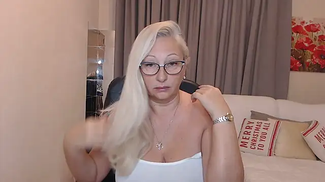 Snapshot of ValeriaSharm chatting on October 23, 2025, 10:25 am ValeriaSharm online show from October 23, 2025, 10:25 am
