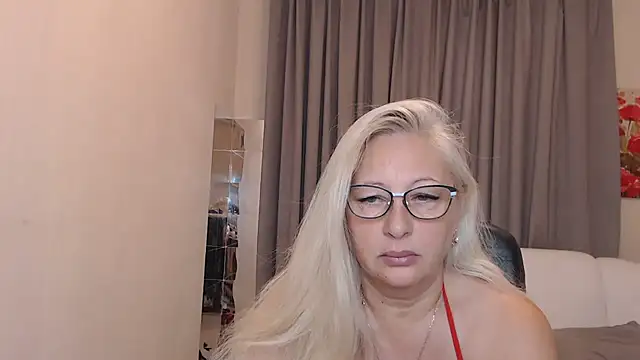 Snapshot of ValeriaSharm chatting on November 9, 2025, 4:49 am ValeriaSharm online show from November 9, 2025, 4:49 am