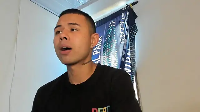  Logan Colton  online show from February 14, 2026, 6:52 pm