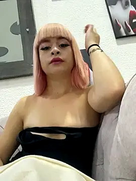 Venuss1  online show from October 5, 2025, 2:35 am