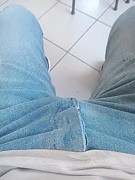 Snapshot of svvagesexyy chatting on October 8, 2025, 7:43 am svvagesexyy online show from October 8, 2025, 7:43 am