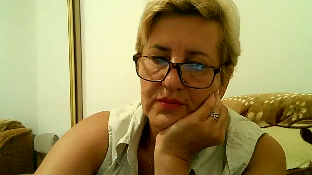 Snapshot of Dana4921 chatting on September 19, 2025, 5:06 pm Dana4921 online show from September 19, 2025, 5:06 pm