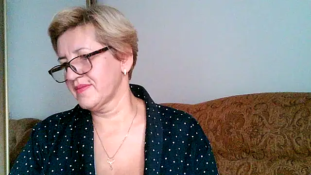 Snapshot of Dana4921 chatting on October 8, 2025, 3:35 pm Dana4921 online show from October 8, 2025, 3:35 pm