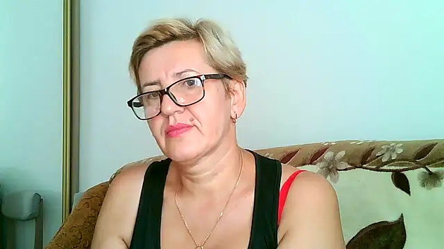 Snapshot of Dana4921 chatting on September 12, 2025, 1:22 pm Dana4921 online show from September 12, 2025, 1:22 pm