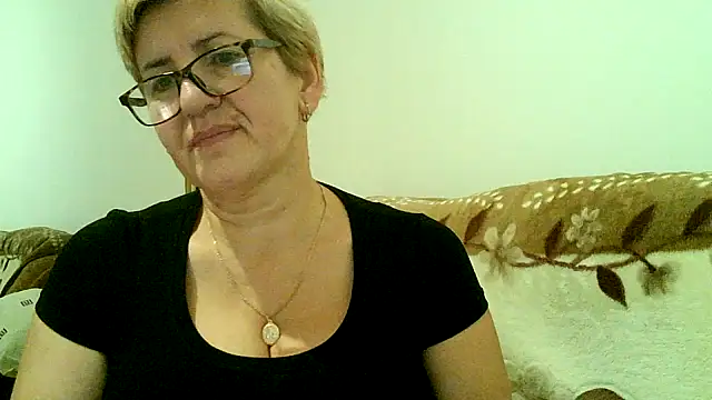 Snapshot of Dana4921 chatting on November 3, 2025, 5:16 pm Dana4921 online show from November 3, 2025, 5:16 pm