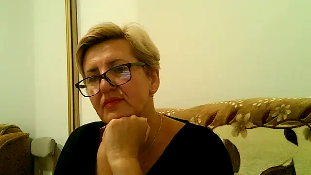 Snapshot of Dana4921 chatting on September 17, 2025, 4:31 pm Dana4921 online show from September 17, 2025, 4:31 pm