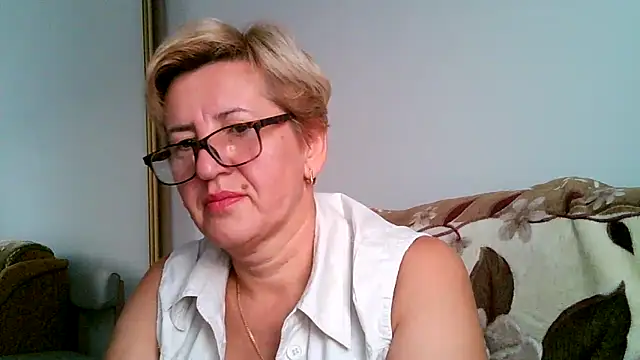 Snapshot of Dana4921 chatting on September 21, 2025, 4:01 pm Dana4921 online show from September 21, 2025, 4:01 pm