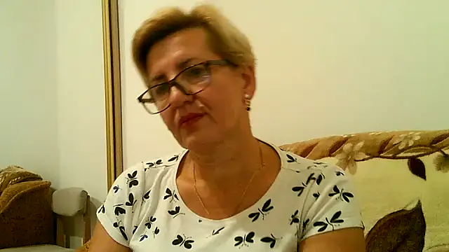 Snapshot of Dana4921 chatting on September 24, 2025, 3:51 pm Dana4921 online show from September 24, 2025, 3:51 pm