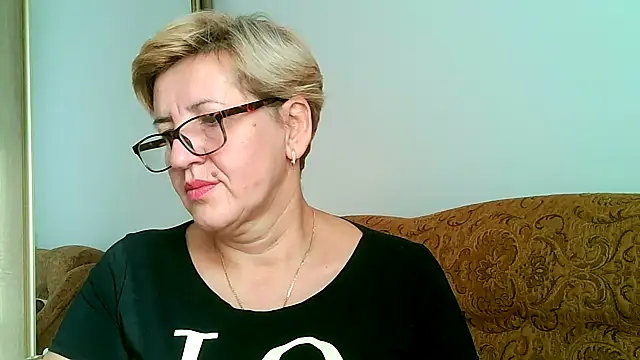 Snapshot of Dana4921 chatting on October 6, 2025, 2:29 pm Dana4921 online show from October 6, 2025, 2:29 pm