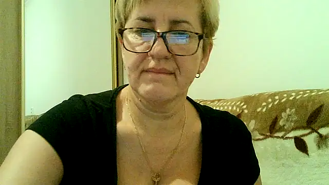 Snapshot of Dana4921 chatting on November 10, 2025, 6:35 pm Dana4921 online show from November 10, 2025, 6:35 pm