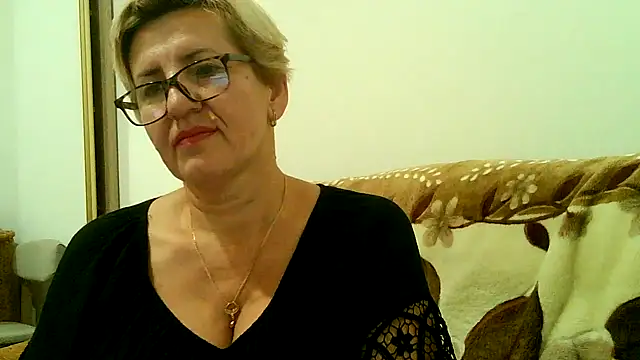 Snapshot of Dana4921 chatting on October 3, 2025, 5:03 pm Dana4921 online show from October 3, 2025, 5:03 pm