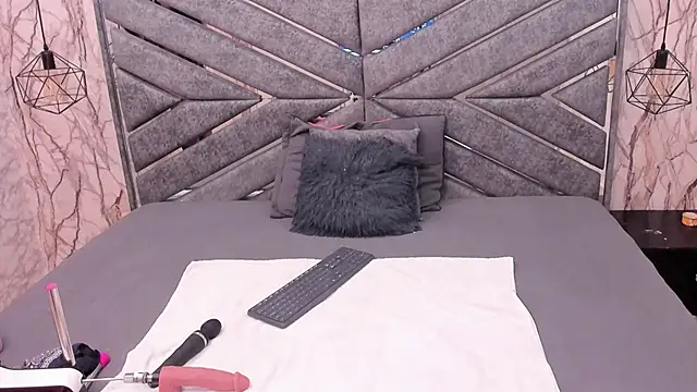 SASHA BROWNIE   online show from March 27, 2026, 7:48 pm