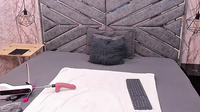 SASHA BROWNIE   online show from March 5, 2026, 7:32 pm