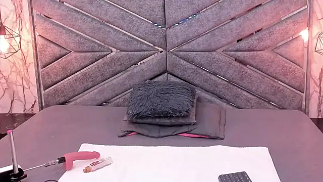 Snapshot of SASHA_BROWNIE__ chatting on November 16, 2025, 7:40 pm SASHA BROWNIE online show from November 16, 2025, 7:40 pm