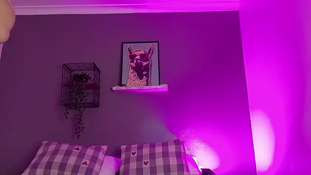 Snapshot of Taylorsmitth_ chatting on November 25, 2025, 12:05 pm Taylorsmitth online show from November 25, 2025, 12:05 pm